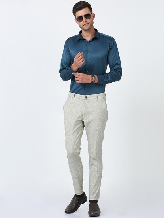 men solid collared long sleeve formal shirt