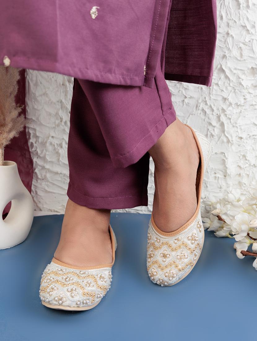 women embellished slip on juti - 22017417 - Zoom Image - 0