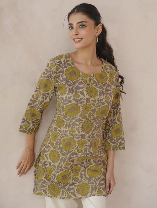 women floral three quarter sleeve straight kurti - 22017473 - Standard Image - 0
