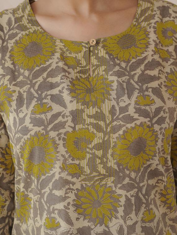 women floral three quarter sleeve straight kurti - 22017473 - Standard Image - 5