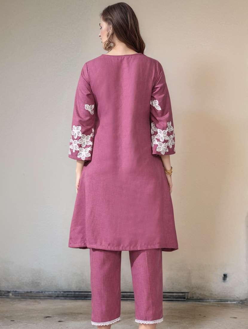 women embroidered three quarter sleeve kurta and pant set - 22017587 -  Standard Image - 3