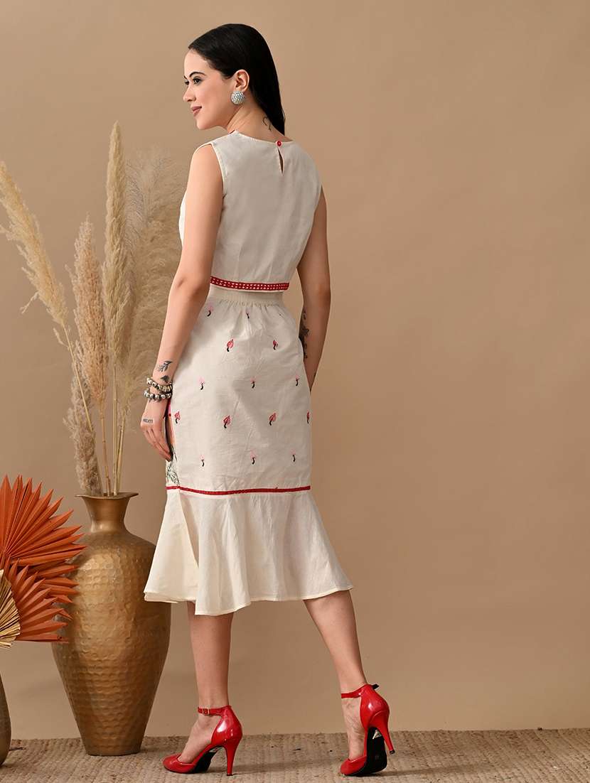 women embroidered top and skirt co-ord set - 22017597 -  Standard Image - 3