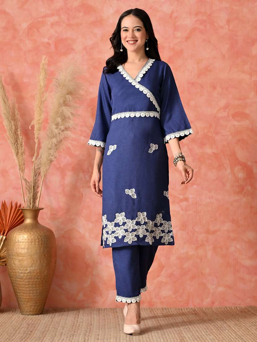 women embroidered three quarter sleeve kurta and pant set