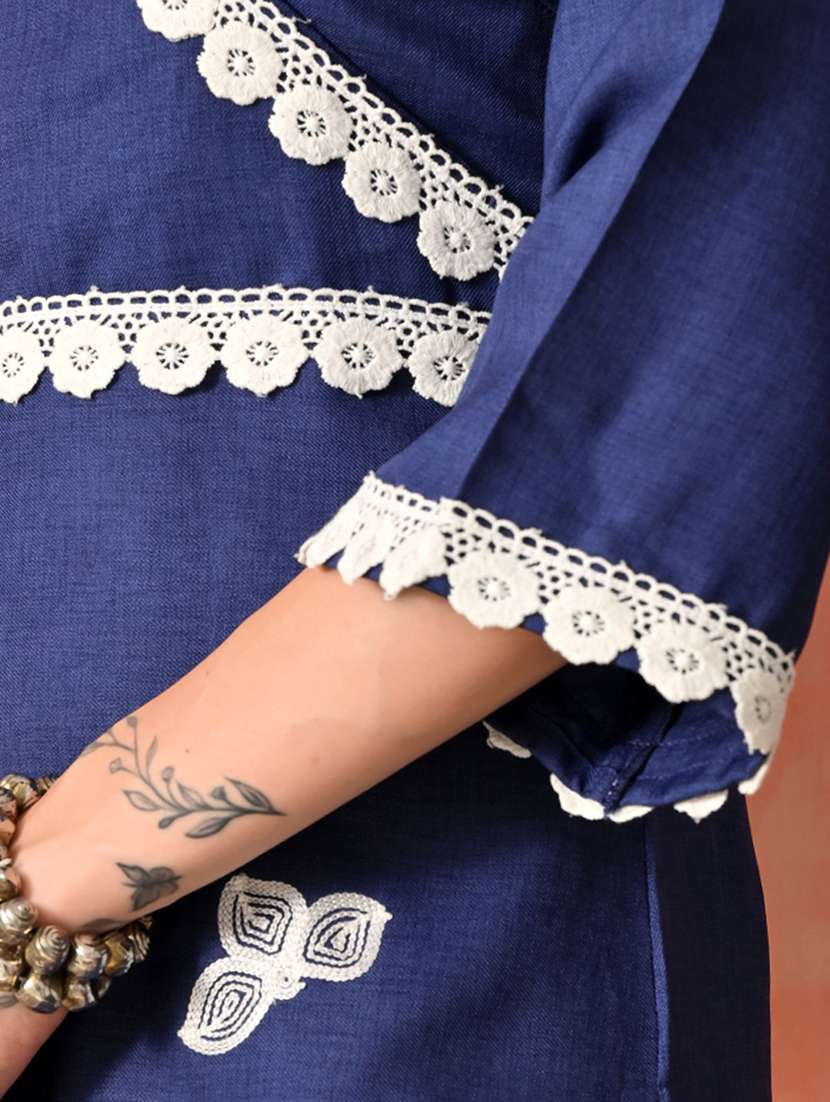 women embroidered three quarter sleeve kurta and pant set - 22017626 -  Standard Image - 5