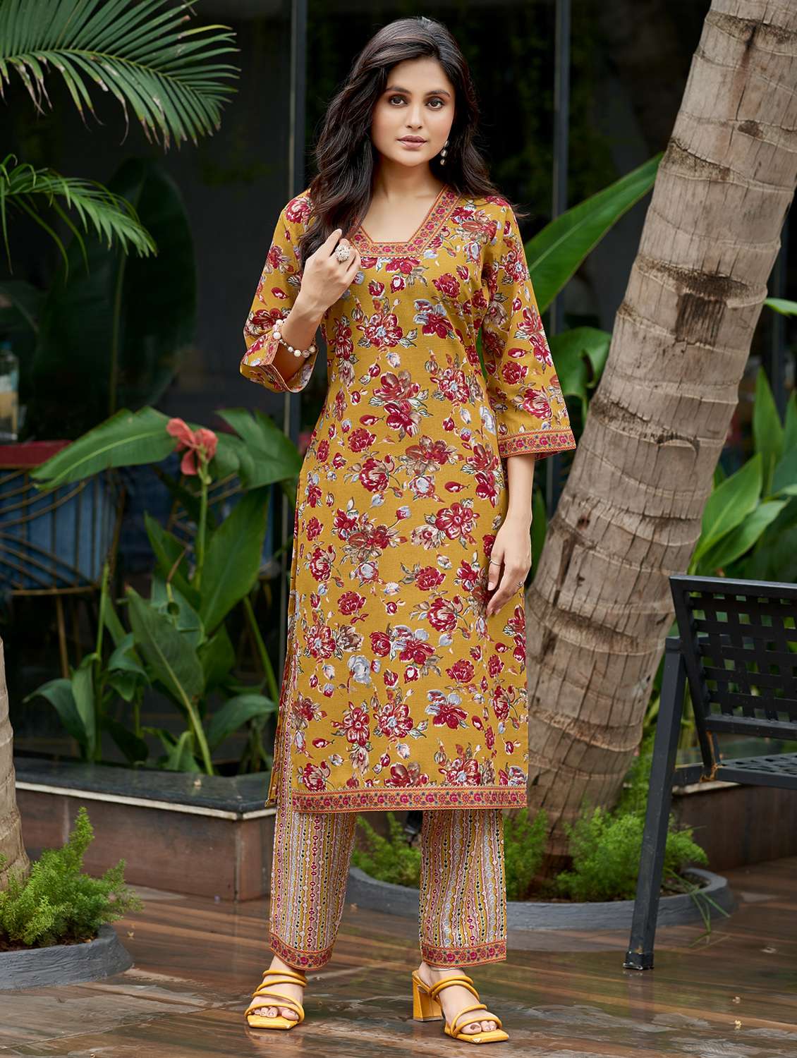 women printed three quarter sleeve kurta and salwar set