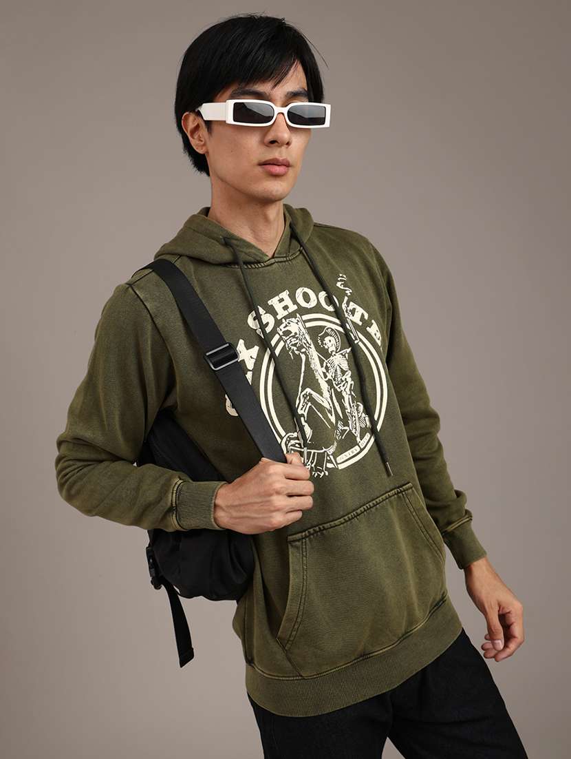 men printed long sleeve hooded sweatshirt