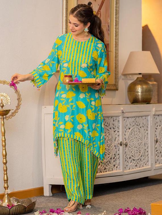 women floral printed long sleeve kurta palazzo set - 22018882 - Standard Image - 3