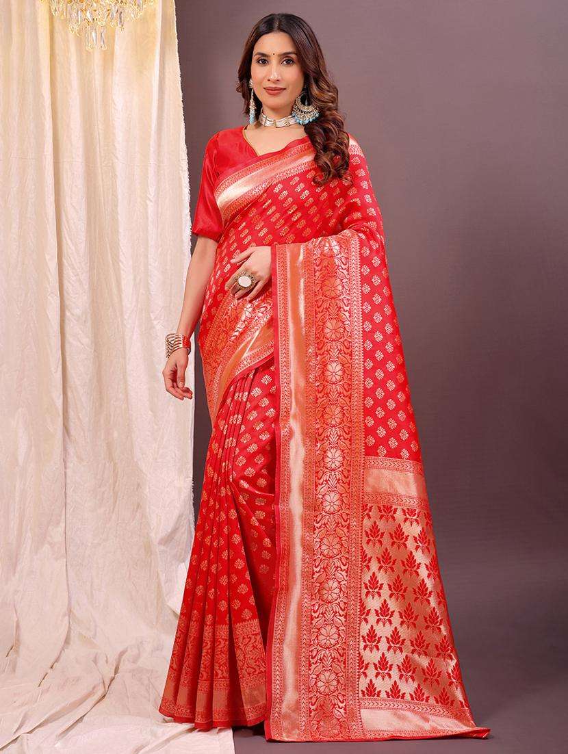 women self design banarasi saree with blouse