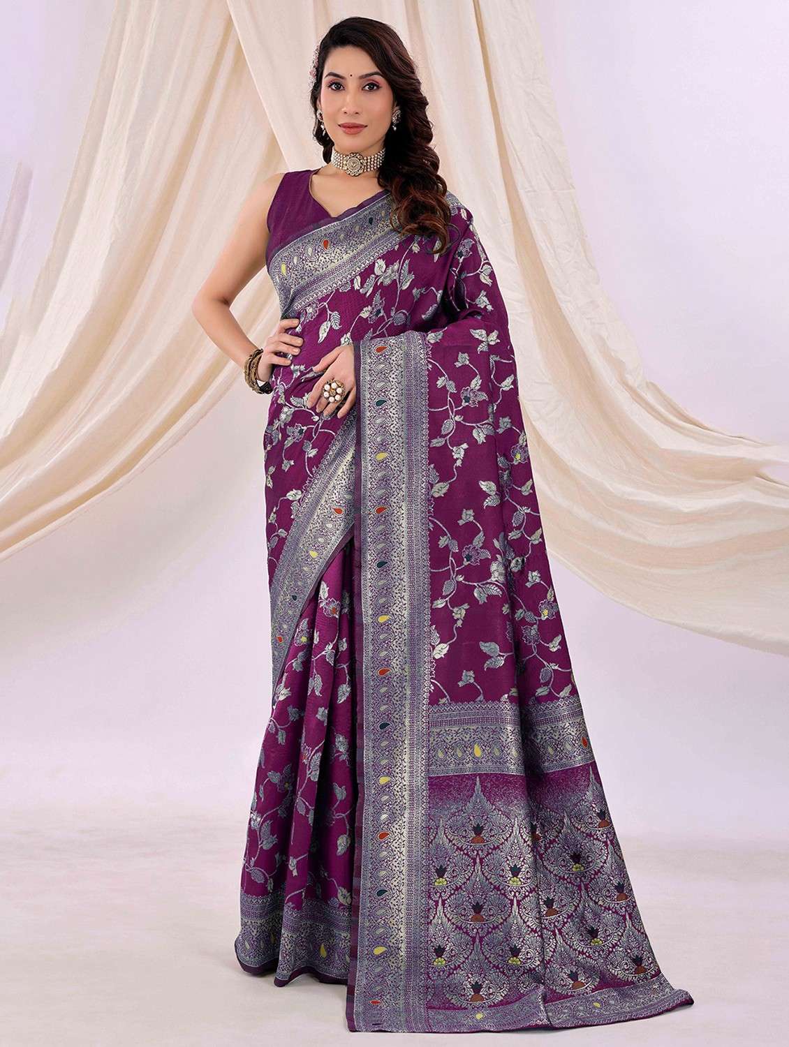 women self design banarasi saree with blouse - 22019174 - Zoom Image - 0