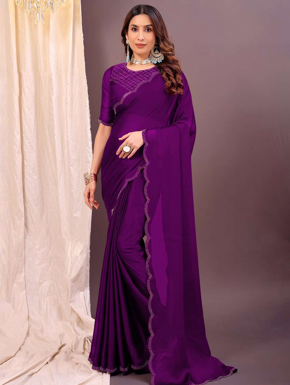 women solid with bordered embellished saree with blouse - 22019231 -  Zoom Image - 0