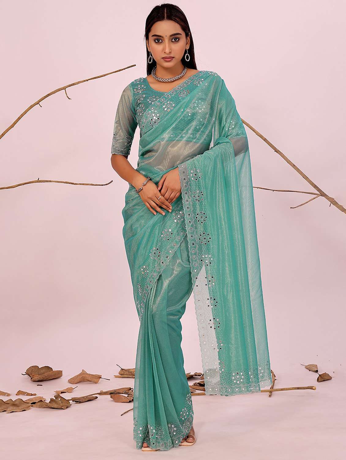 women solid with work embellished saree with blouse - 22019282 - Zoom Image - 0