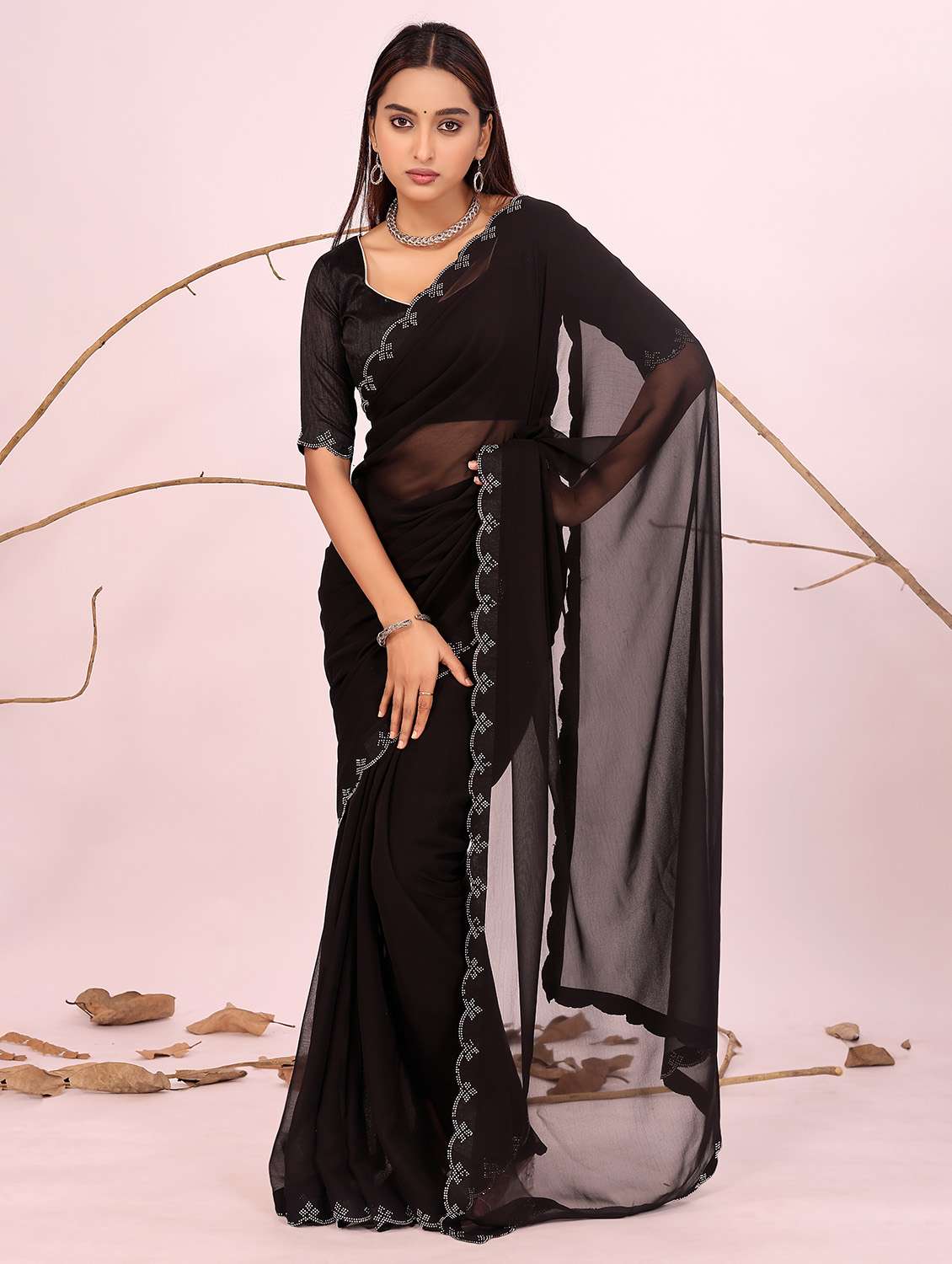 women solid with bordered embellished saree with blouse - 22019289 -  Zoom Image - 0