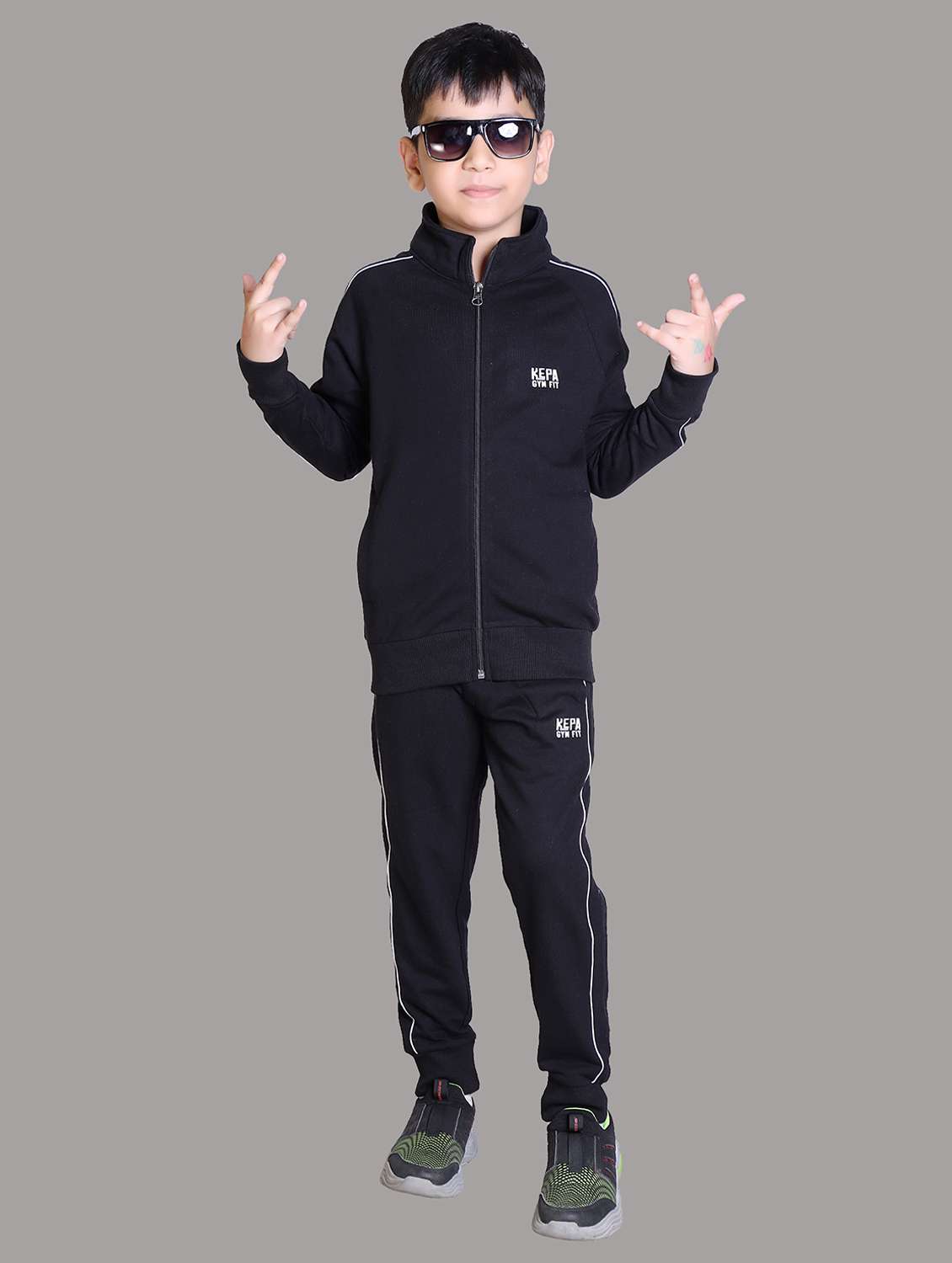 boys color blocked hooded track suit