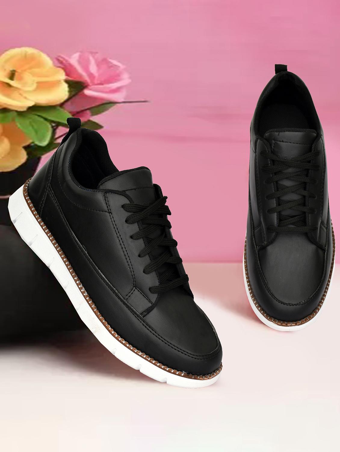 men black lace up sneaker