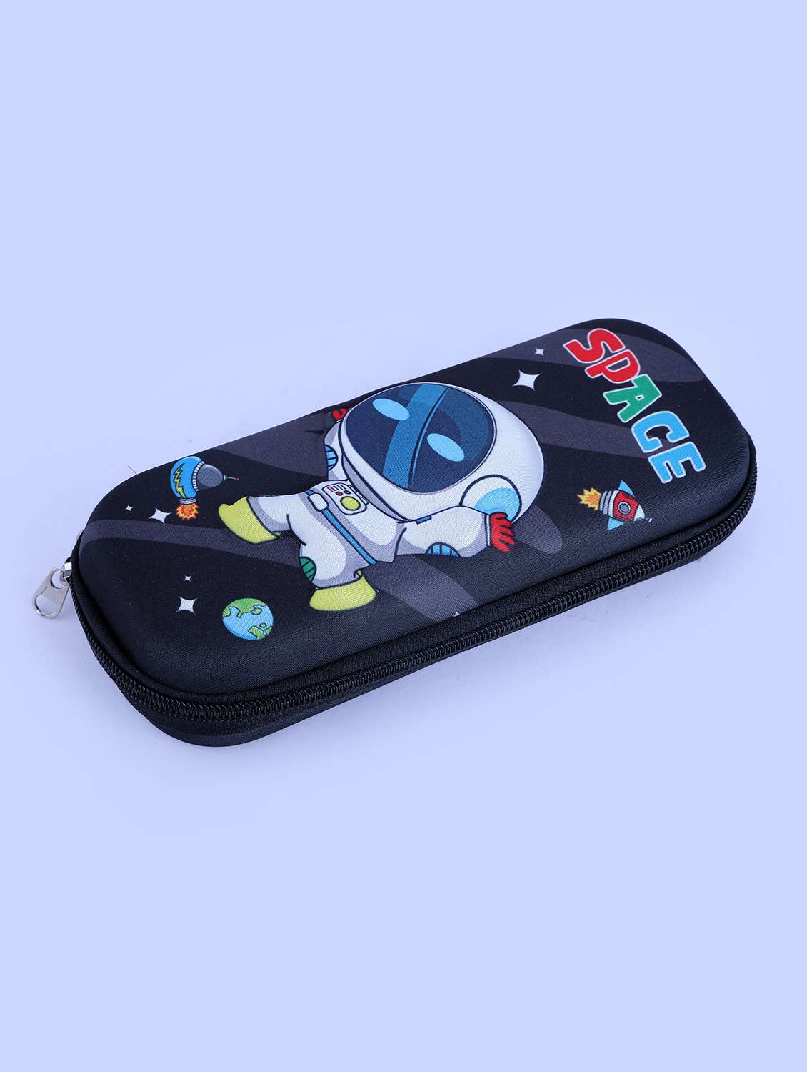 astronaut-themed pencil pouch - 22019629 -  Standard Image - 3