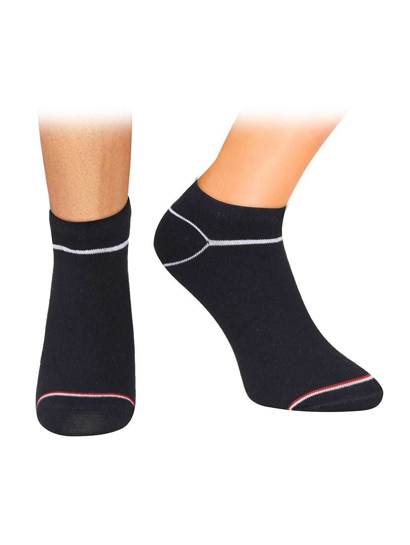 men black solid ankle length socks