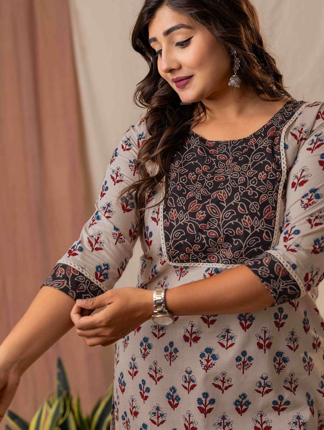 women printed three quarter sleeve straight kurta - 22020000 - Standard Image - 3