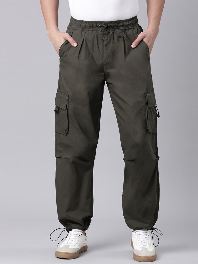 men solid mid rise relaxed fit cargo - 22020096 - Zoom Image - 0
