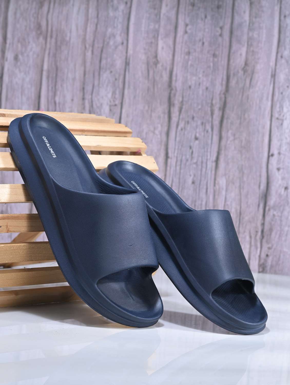 men solid open toe slider