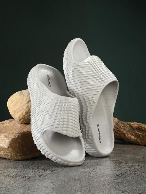 men solid slip on slider - 22020461 - Standard Image - 0
