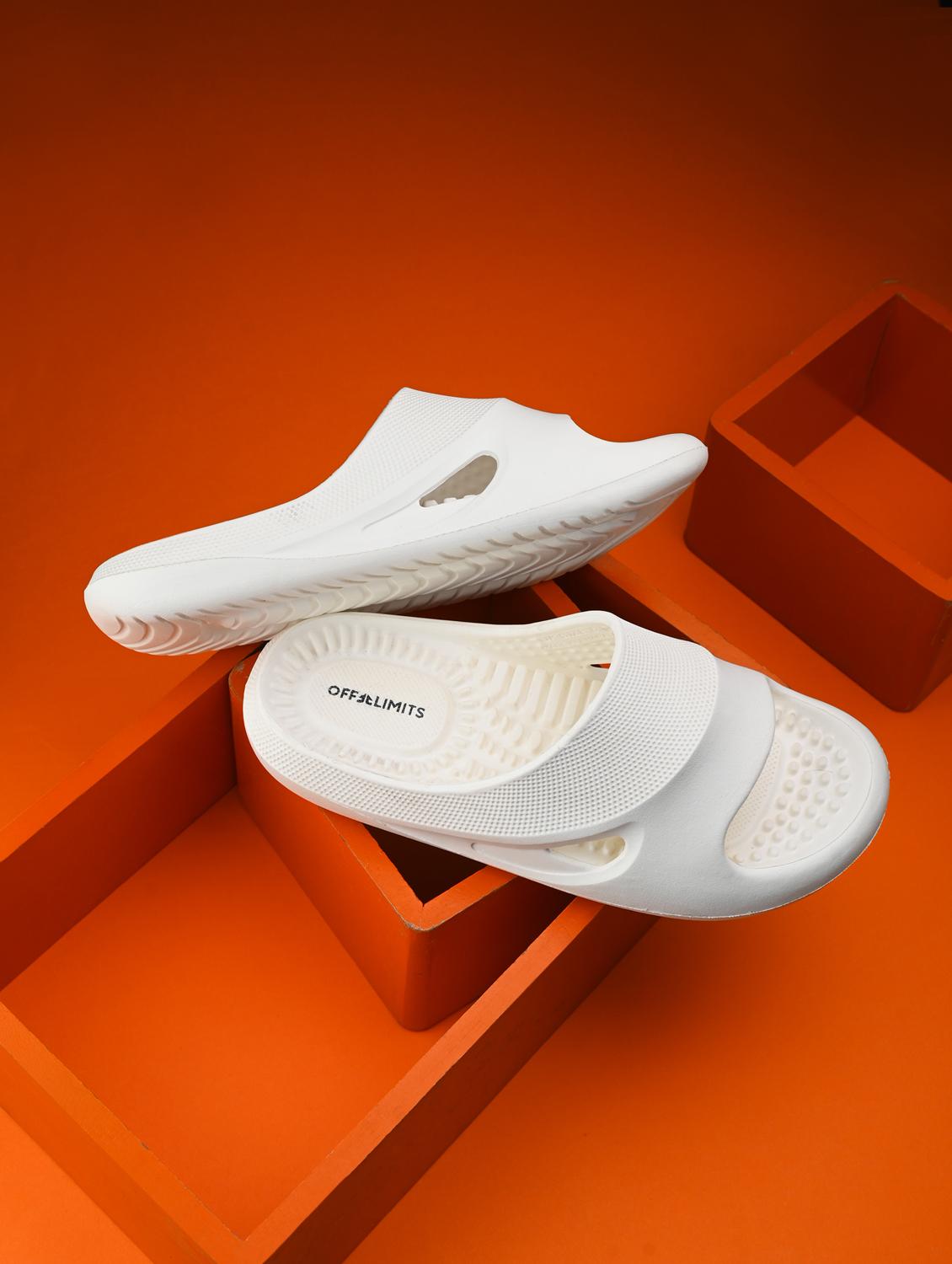 men solid slip on slider