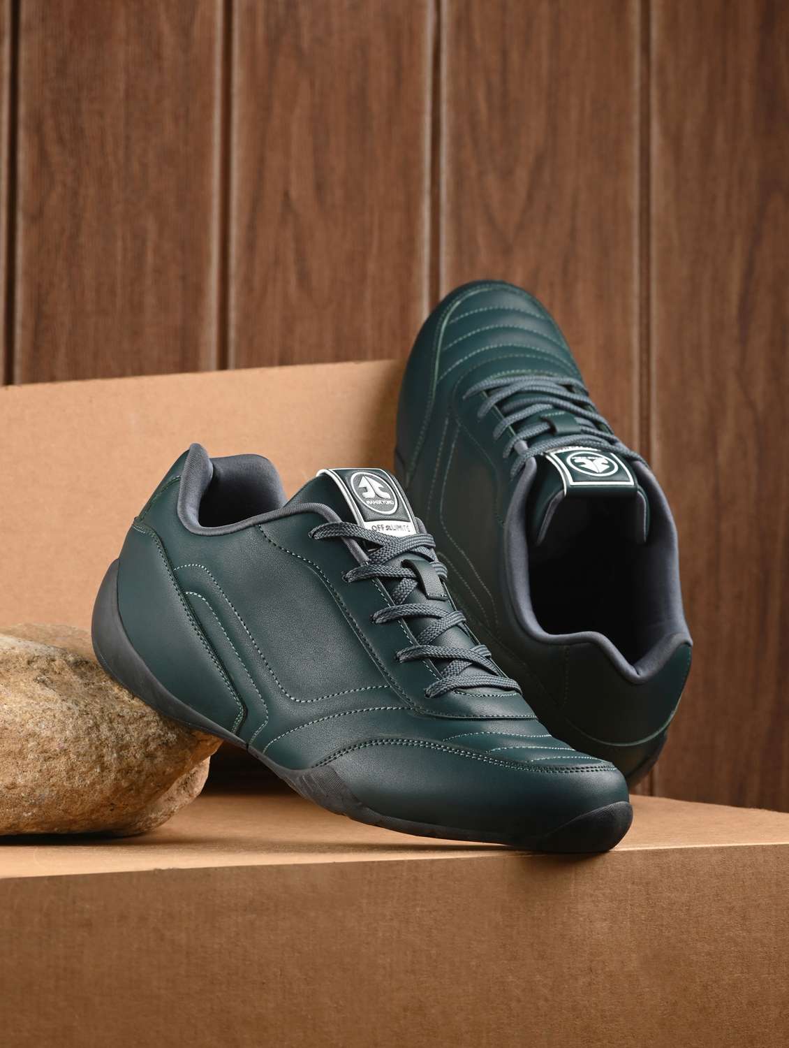 men bottle green lace up sneaker