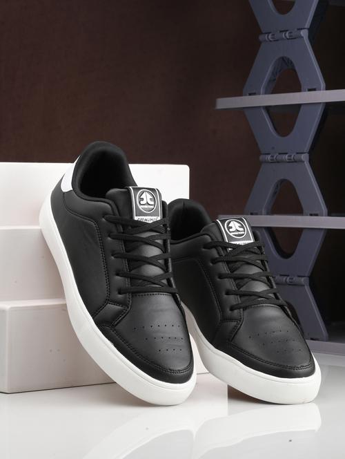 men black lace up sneaker - 22020511 - Standard Image - 0