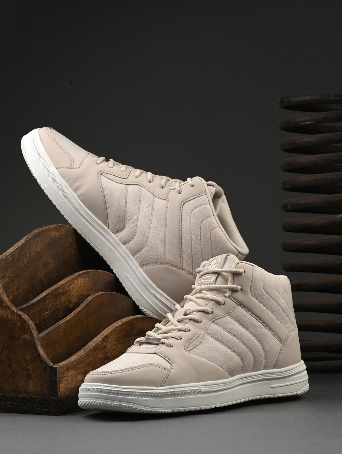 men white lace up shoe