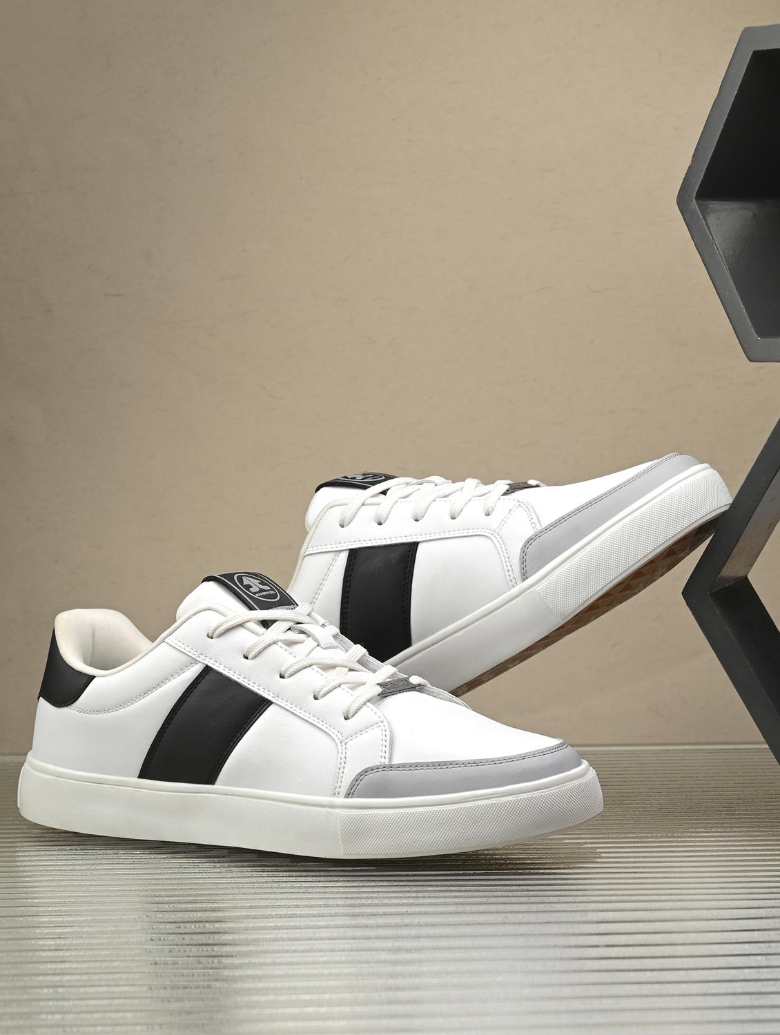 men white lace up sneaker