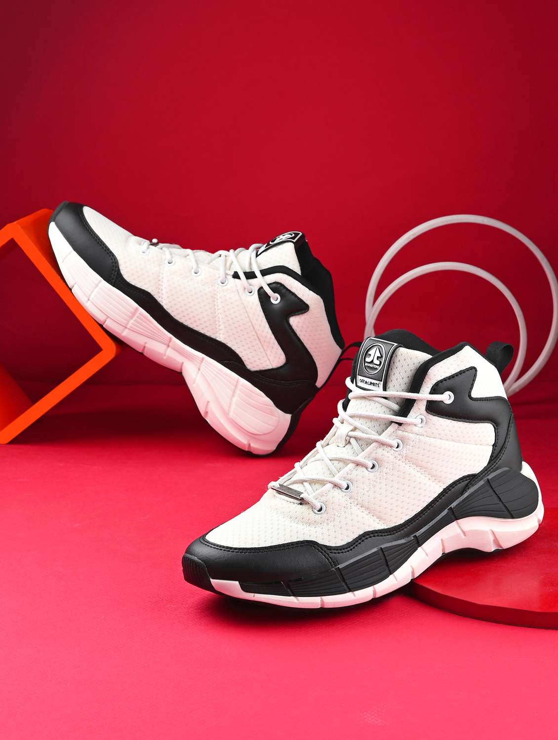 men solid off white sport shoe