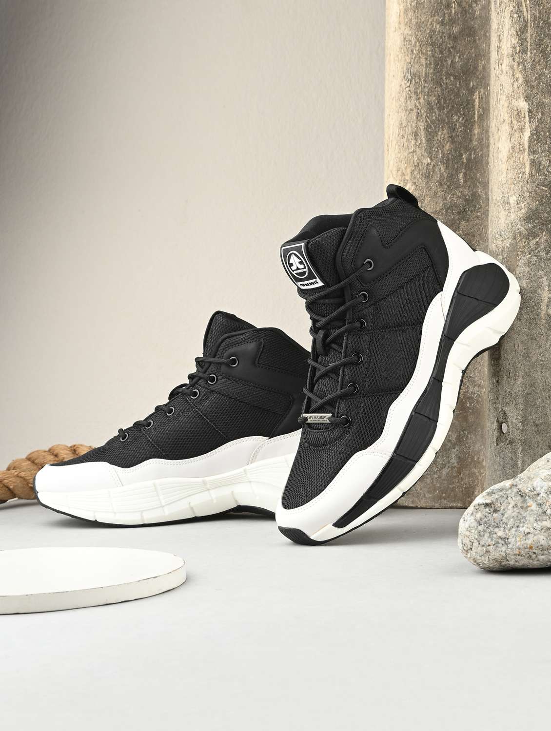 men solid black sport shoe