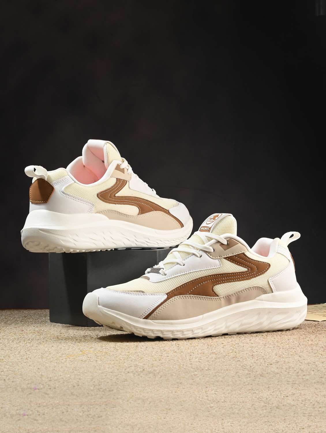 men solid cream lace up sport shoe