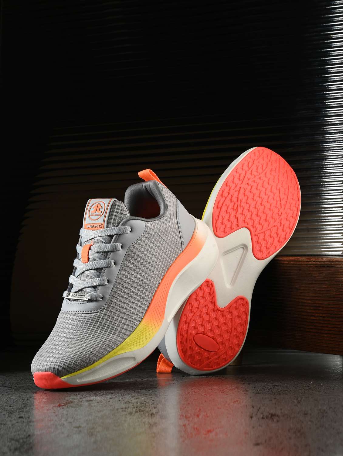 men solid grey sport shoe