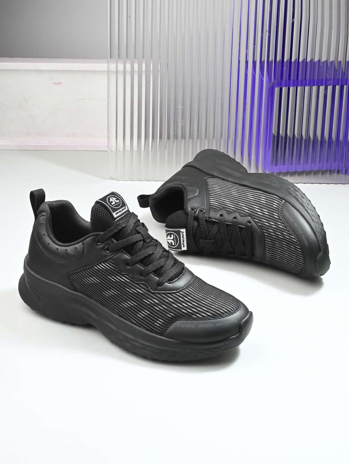 men solid lace up black sport shoe