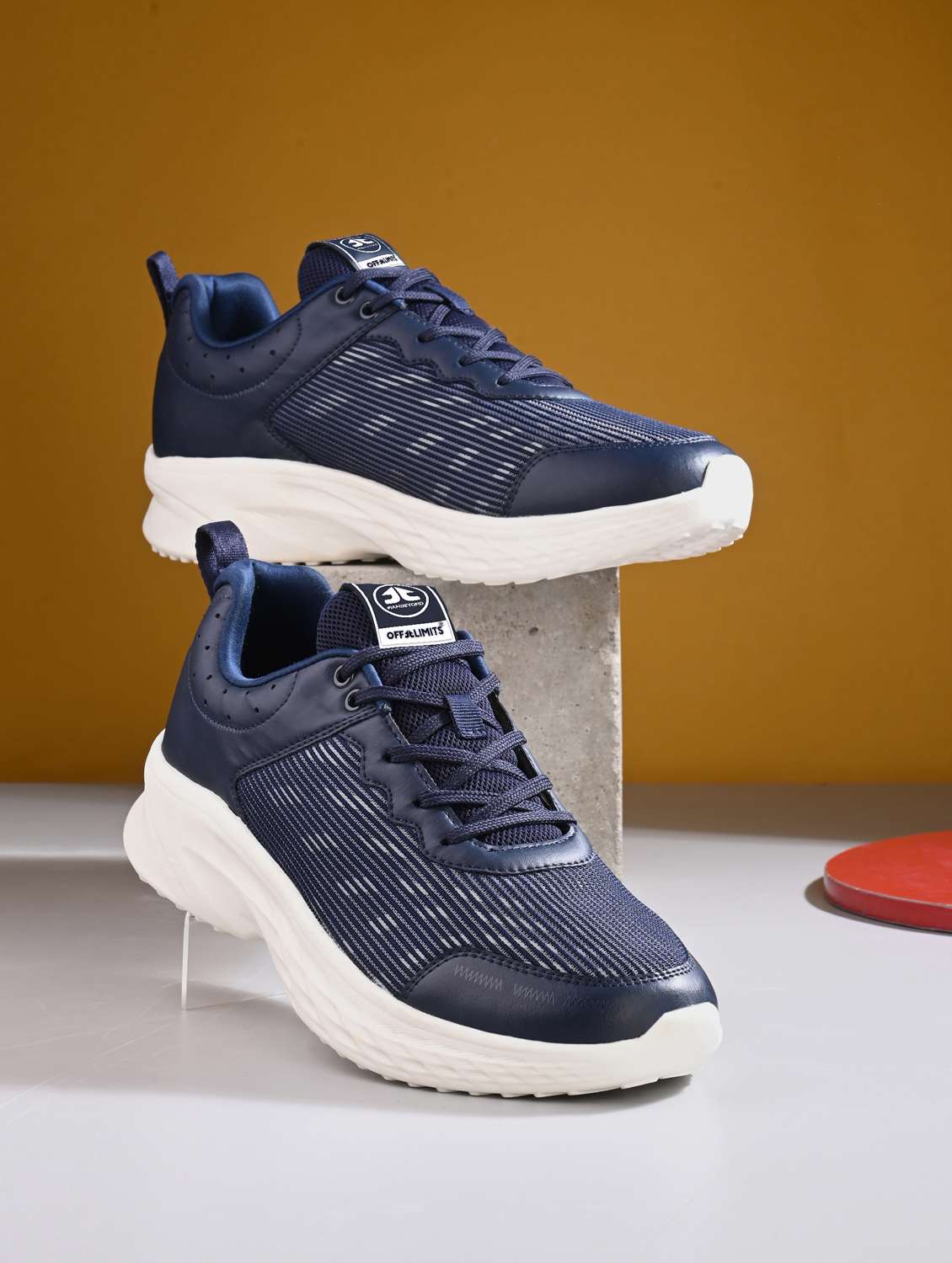 men solid lace up navy blue sport shoe