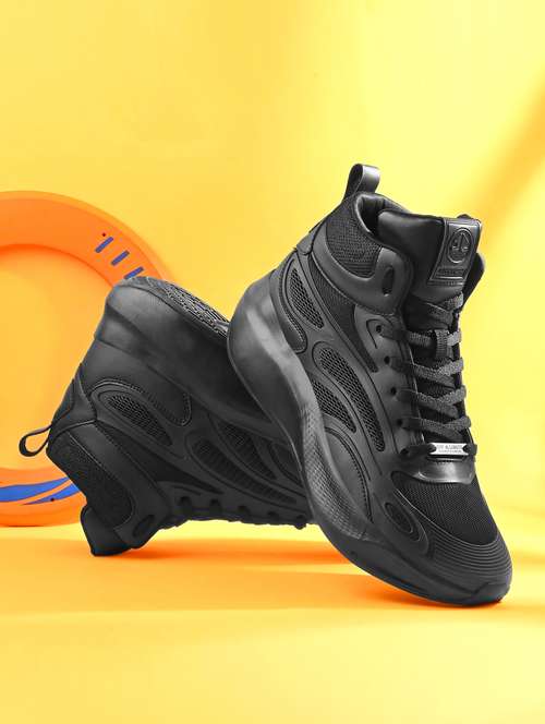 Men Black Lace Up Sneaker