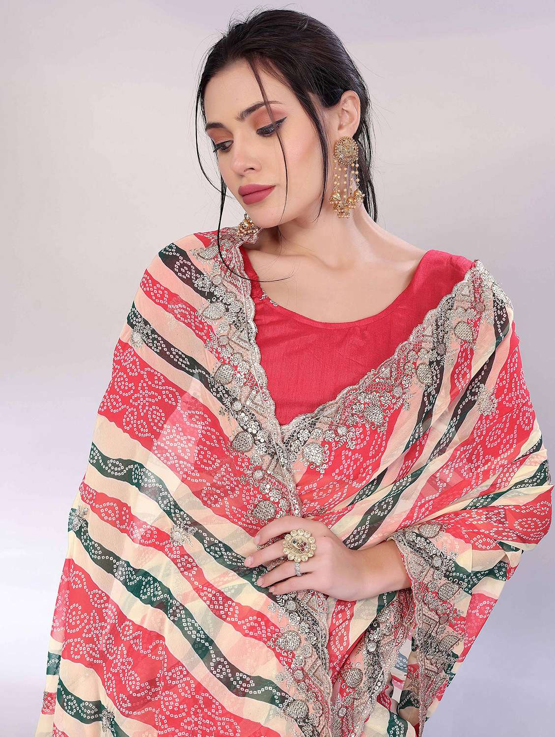 women bandhani printed saree with blouse - 22021295 -  Standard Image - 3