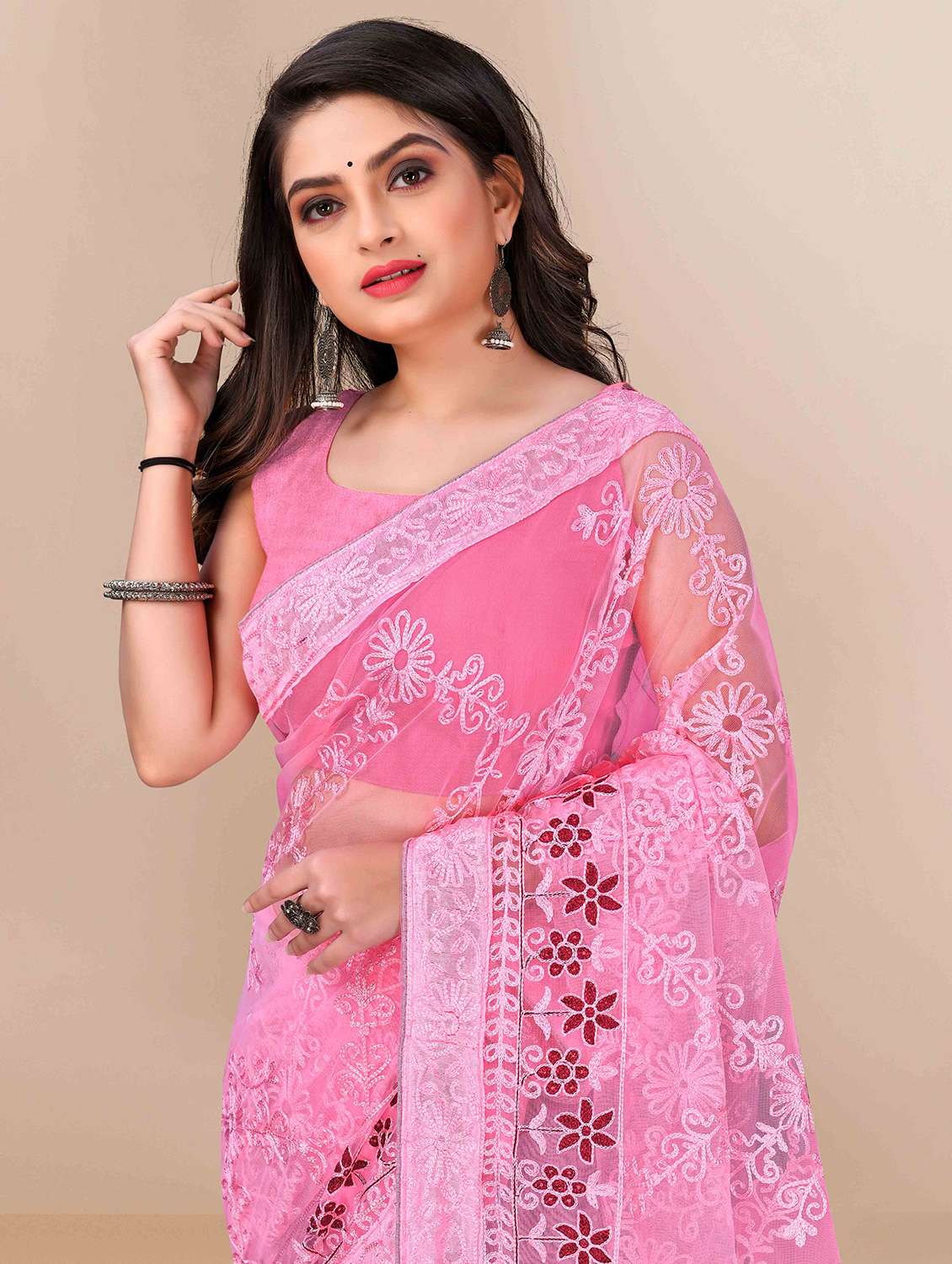 women solid with work embroidered saree with blouse - 22021347 -  Standard Image - 3