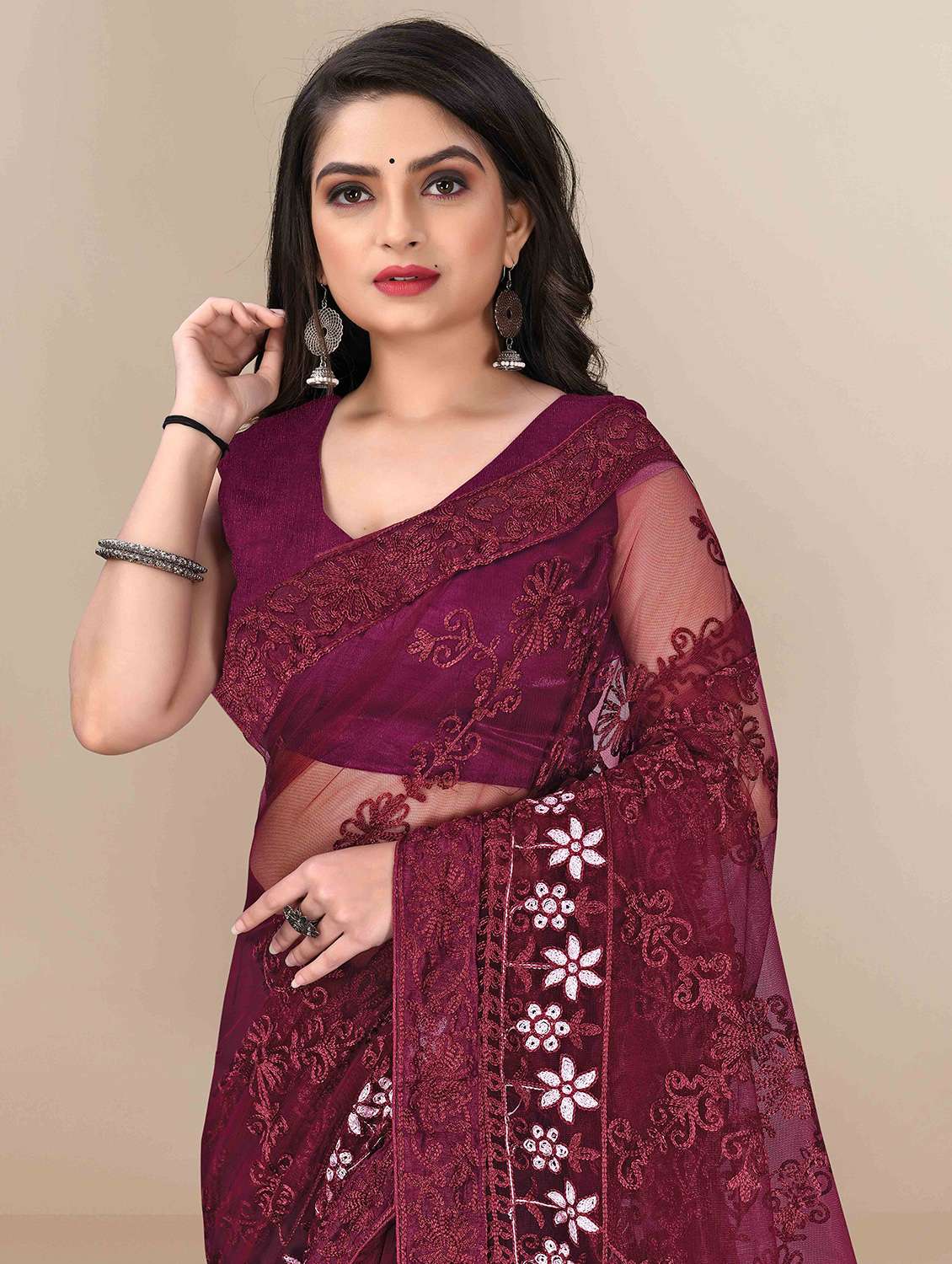 women solid with work embroidered saree with blouse - 22021349 -  Standard Image - 3