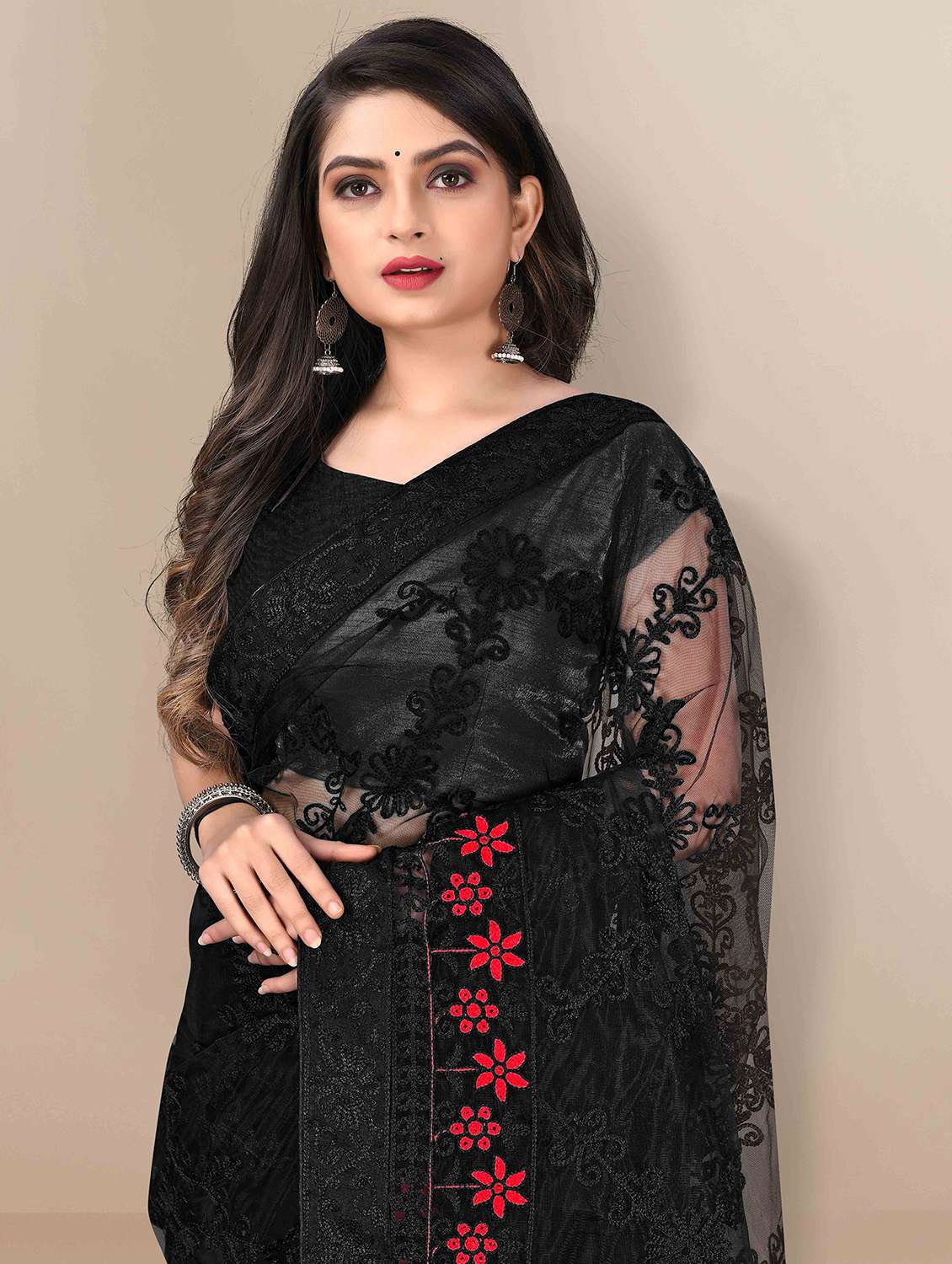 women solid with work embroidered saree with blouse - 22021350 -  Standard Image - 3