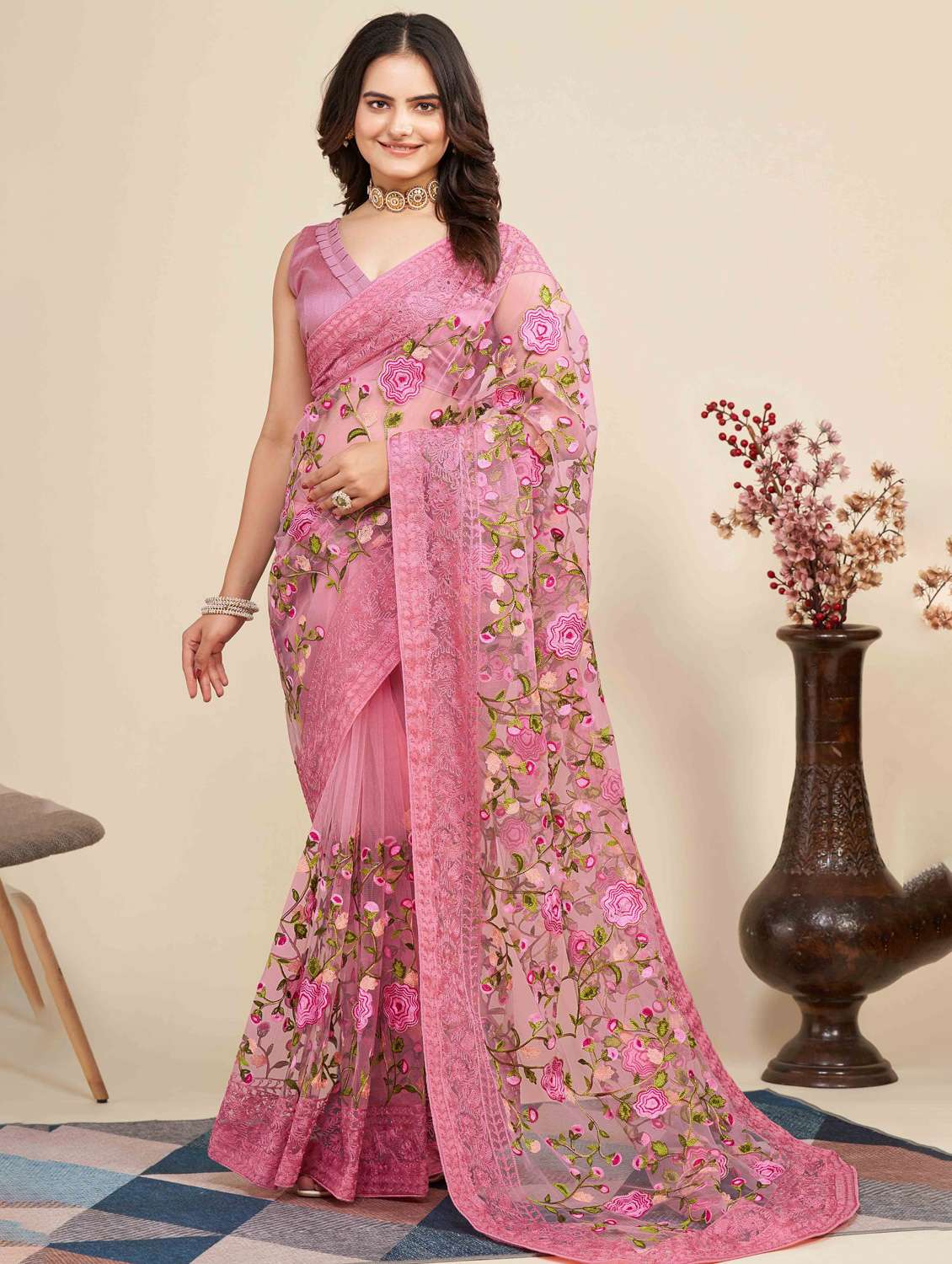 women floral embroidered saree with blouse - 22021358 - Zoom Image - 0