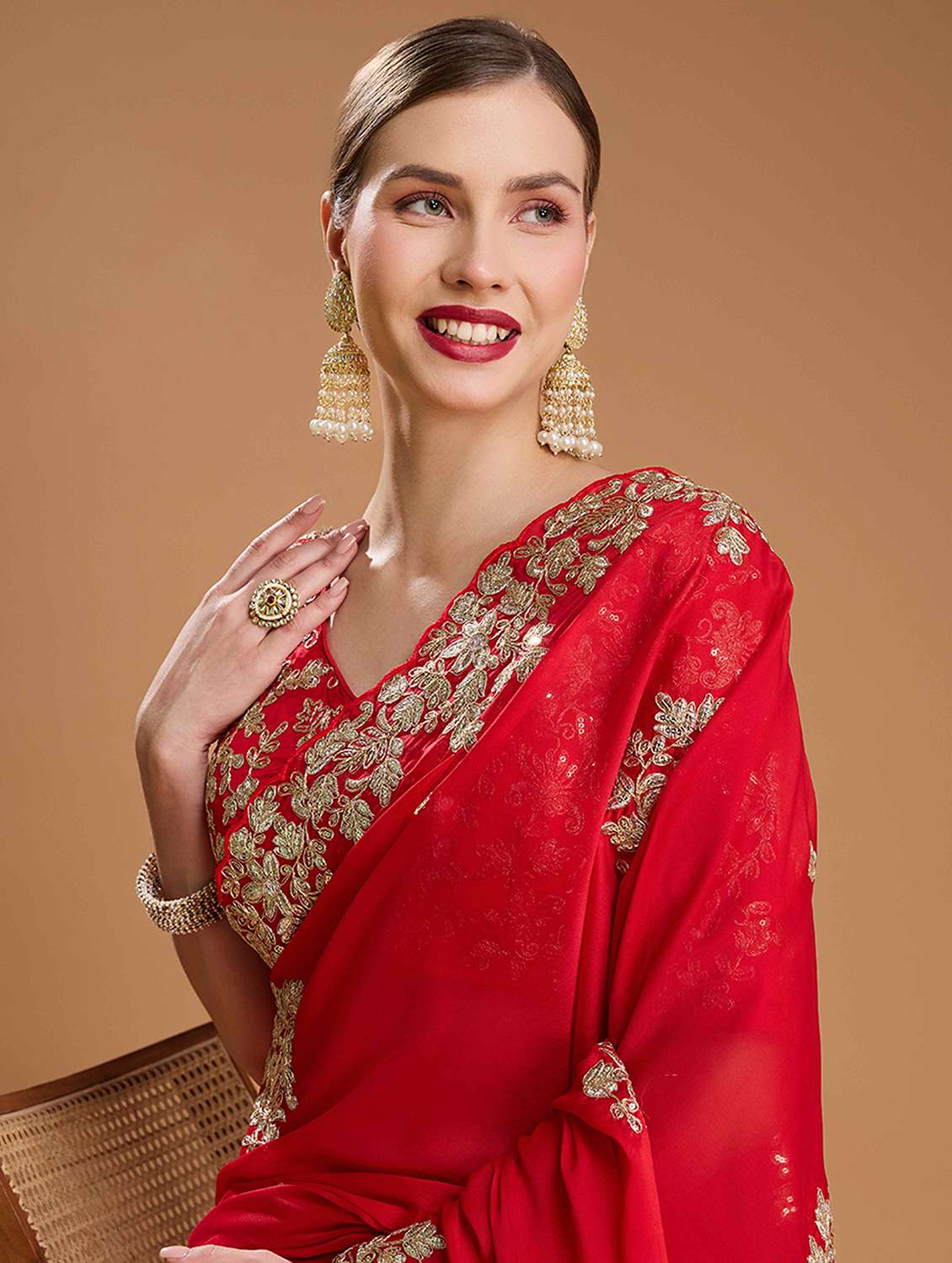 women solid with work embroidered saree with blouse - 22021376 -  Standard Image - 3
