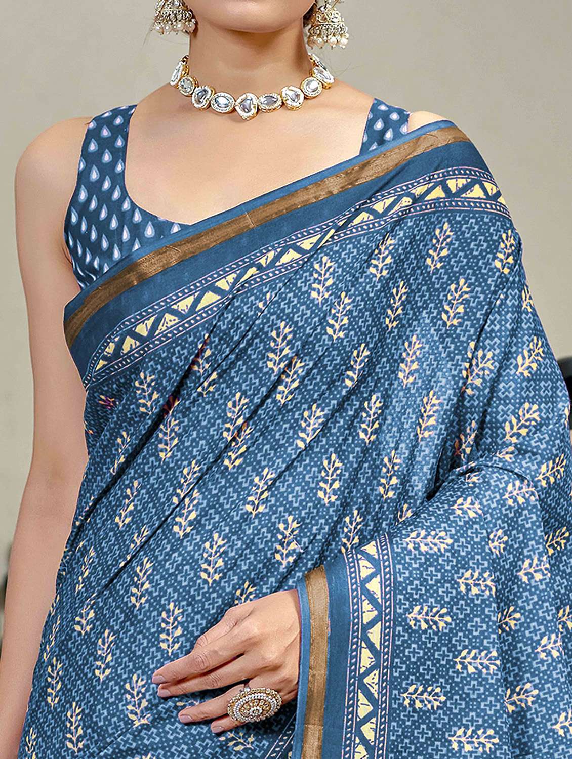 women printed casual wear saree with blouse - 22021416 -  Standard Image - 3