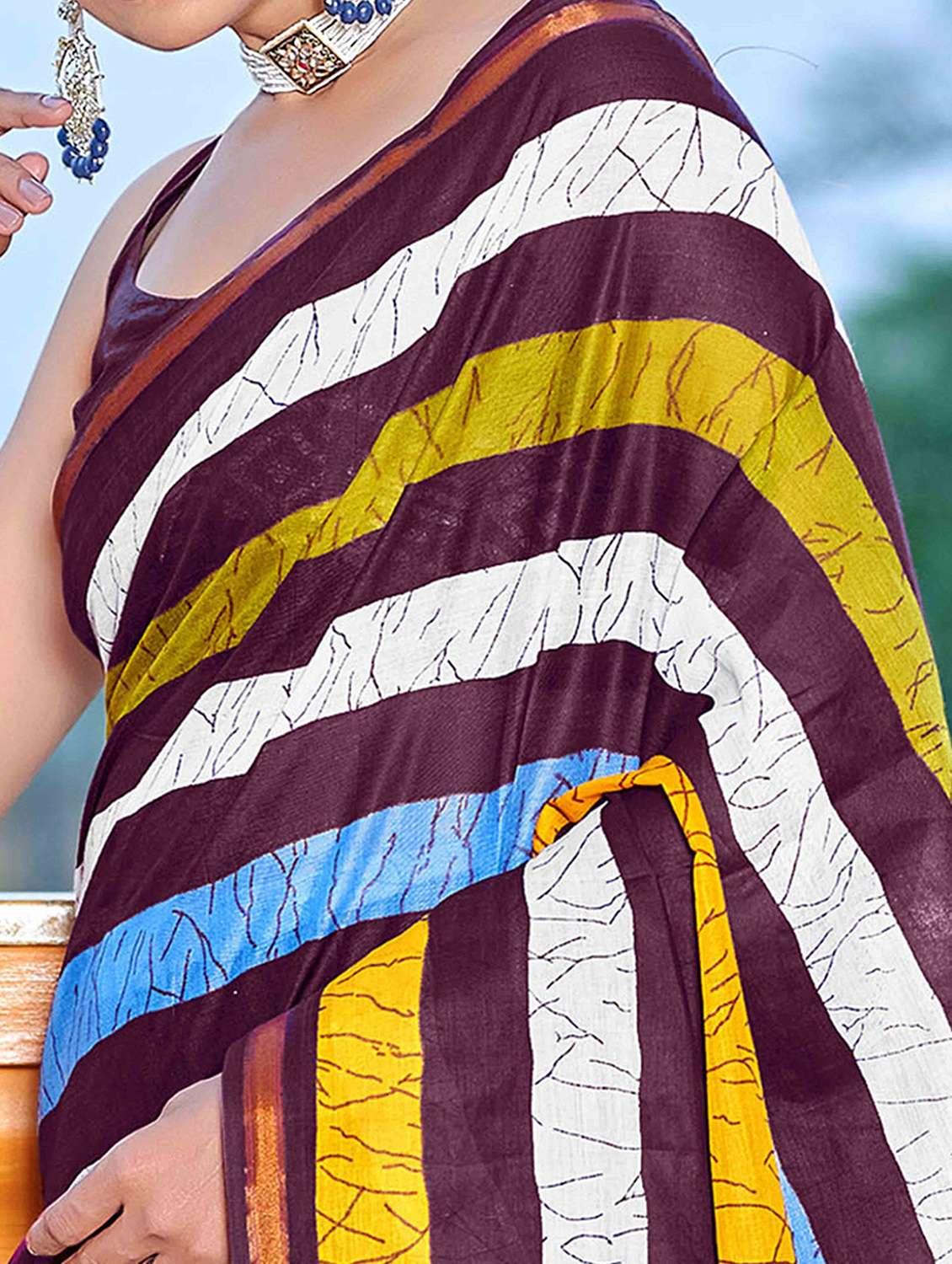 women printed casual wear saree with blouse - 22021418 -  Standard Image - 3