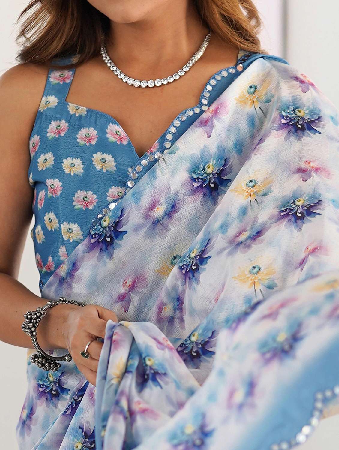 women floral printed saree with blouse - 22021432 -  Standard Image - 5