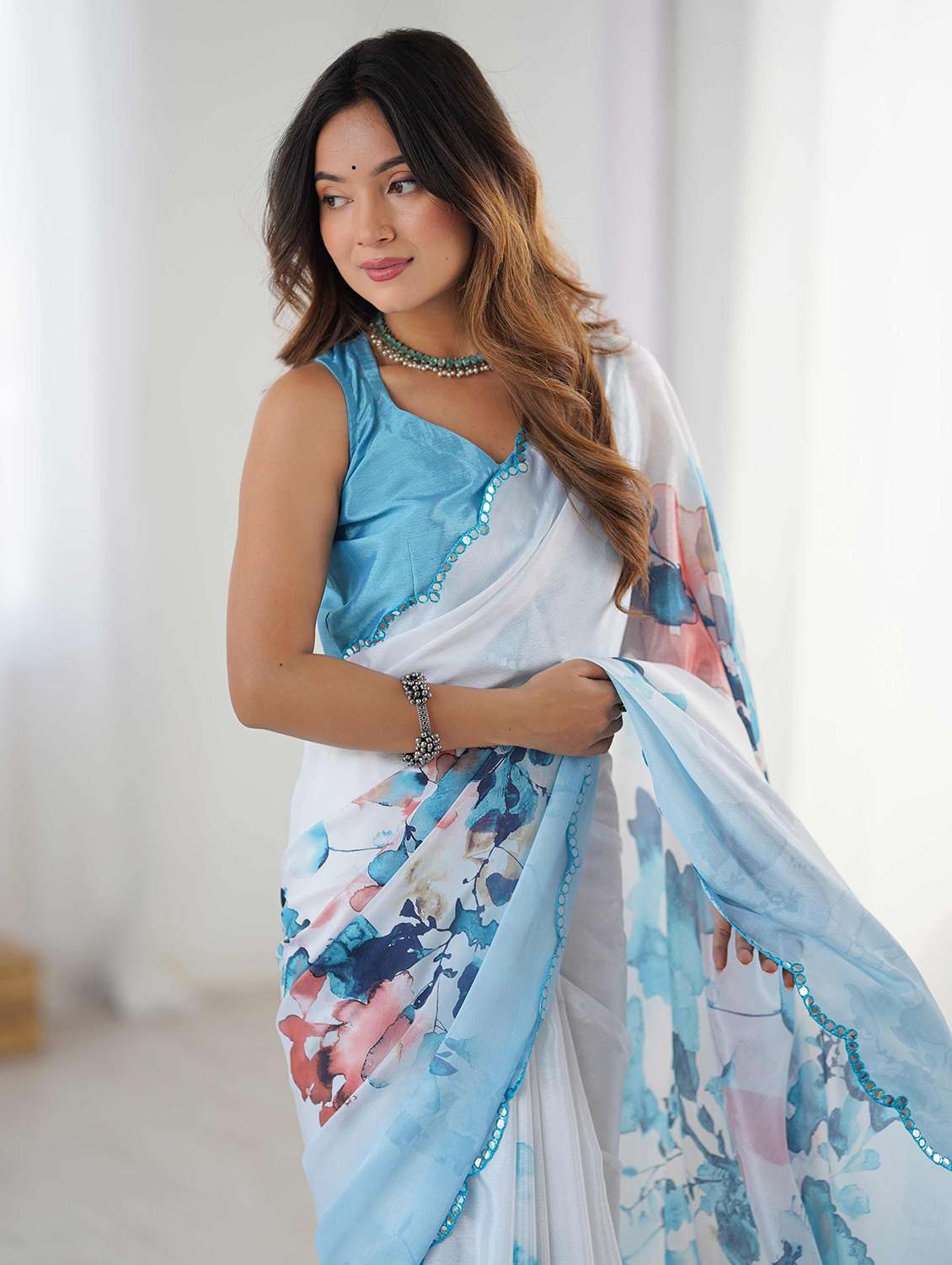 women floral printed saree with blouse - 22021434 -  Standard Image - 3