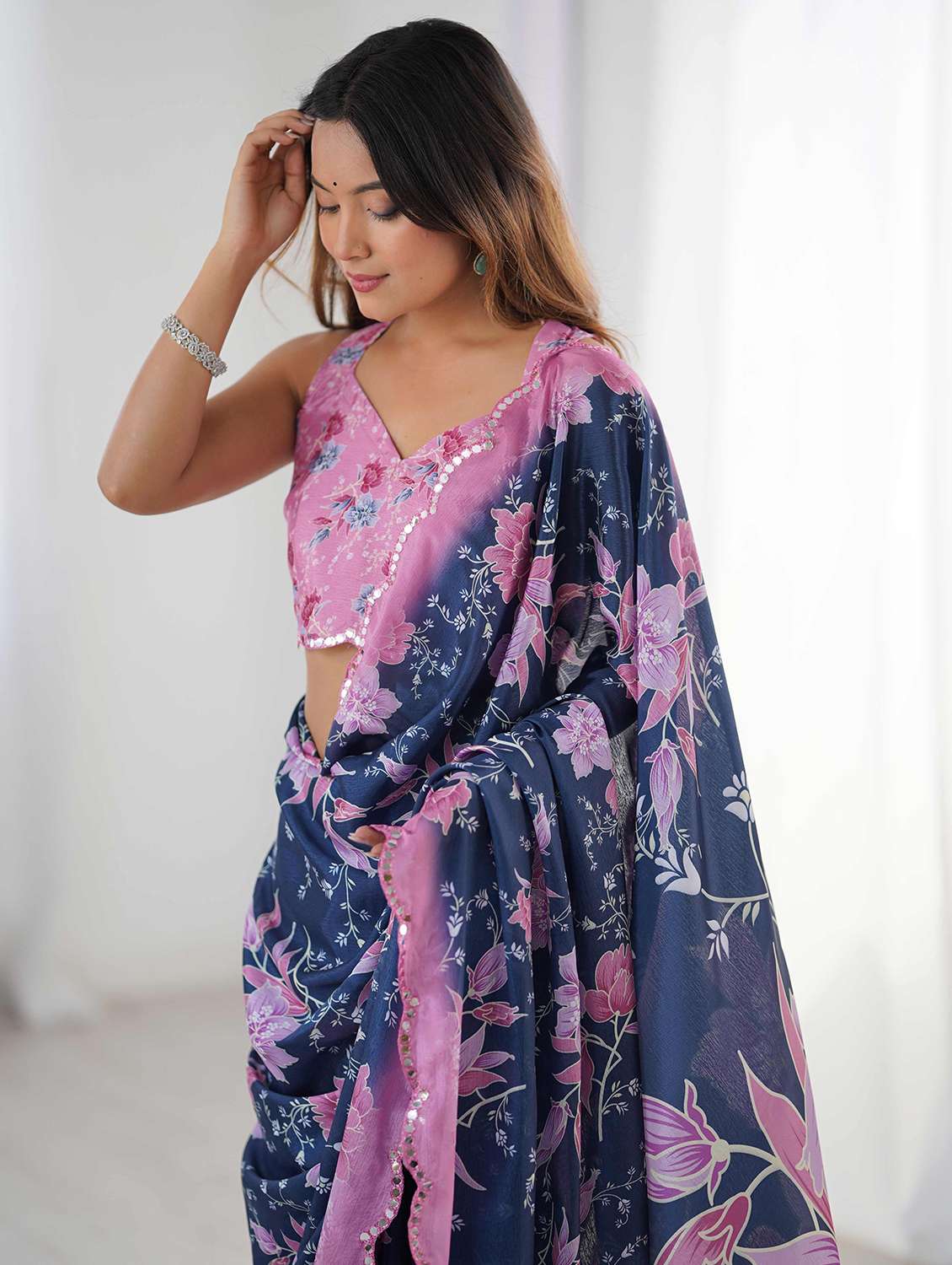 women floral printed saree with blouse - 22021435 -  Standard Image - 3