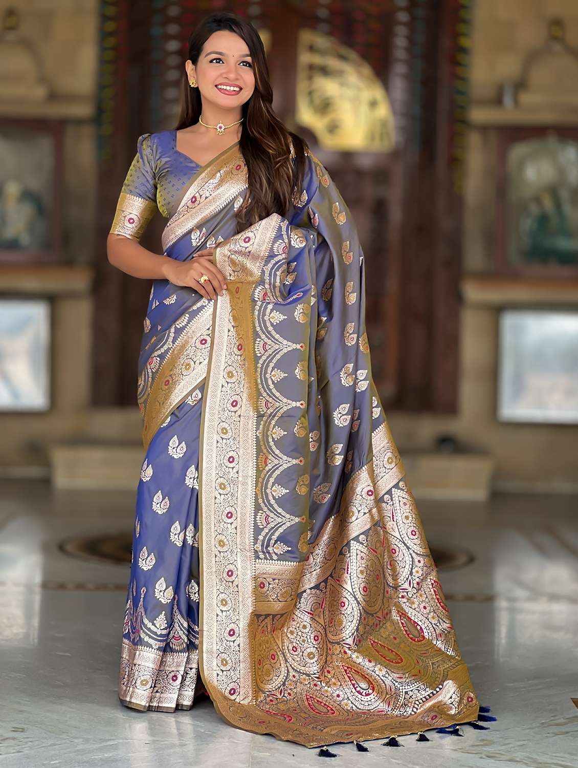 women self design banarasi saree with blouse - 22022387 -  Zoom Image - 0