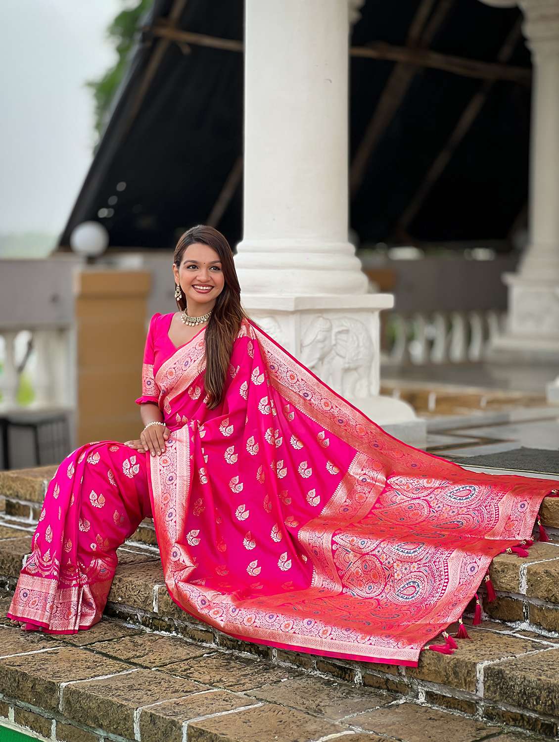 women self design banarasi saree with blouse - 22022389 -  Standard Image - 5