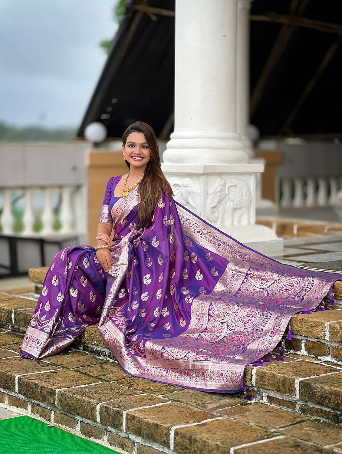 women self design banarasi saree with blouse - 22022390 - Standard Image - 5